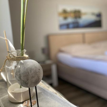 Zum Alten Faehrhaus - Bed & Breakfast Wrohm Kültér fotó