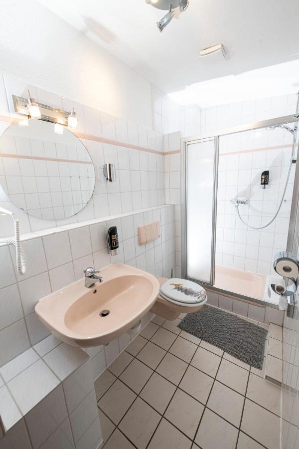 Zum Alten Faehrhaus - Bed & Breakfast Wrohm Kültér fotó